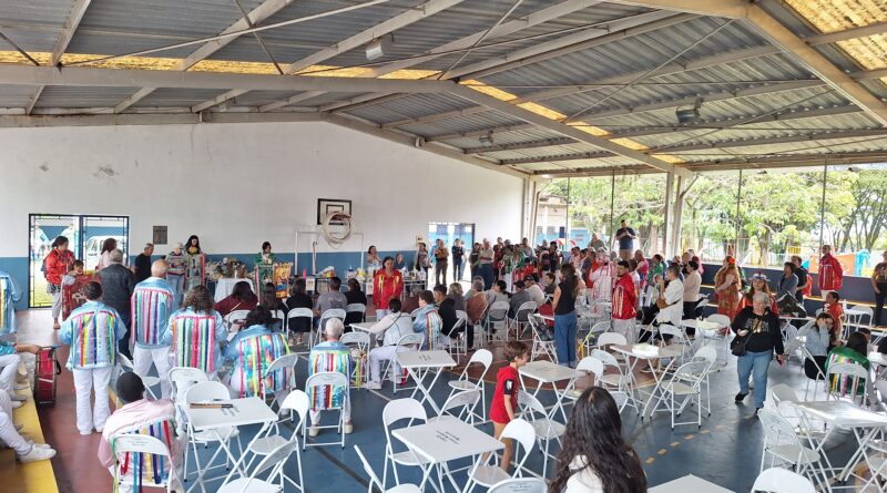 Encontro reúne os quatro ternos de Congada de Atibaia em ensaio, terço e bingo beneficente