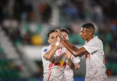 Bragantino goleia o Blooming e mantém vivo o sonho na Sul-Americana