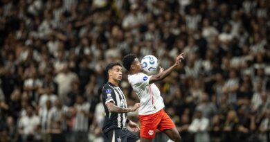 Bragantino empata duelo duas vezes, mas é eliminado da Sul-Americana nos acréscimos