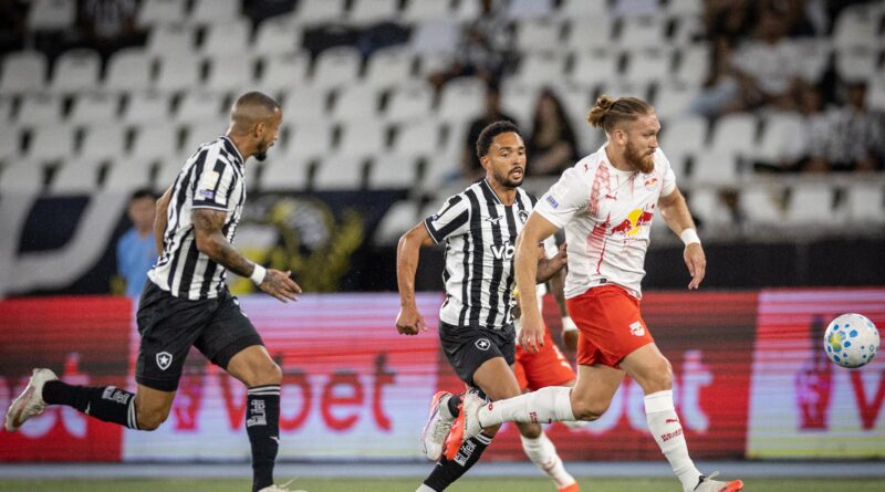Bragantino segura pressão do Botafogo e sai com empate do Nilton Santos, mesmo com um a menos