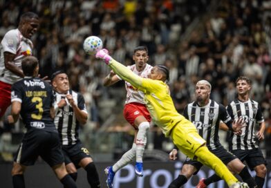 Bragantino é derrotado pelo Atlético-MG por 1 a 0 na Arena MRV, em jogo marcado por choque de cabeças
