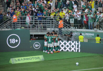 Palmeiras goleia Vasco e abre vantagem na liderança