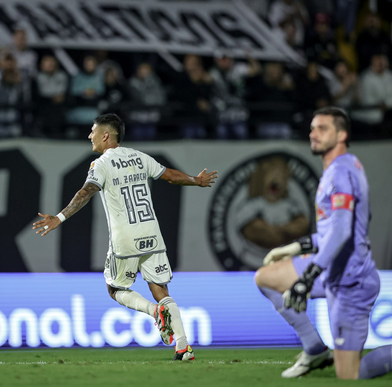 Red Bull Bragantino Sai Na Frente, Mas Leva Virada Do Galo Em Casa ...