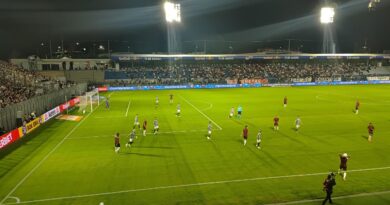 Bragantino sofre com erro de Volpi, perde para o Corinthians e cai na tabela