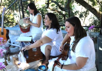 Tridevi leva Rodas de Mantras à Região Bragantina em temporada de três meses
