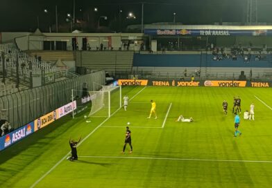 Red Bull Bragantino domina e atropela a Chapecoense no Brasileirão