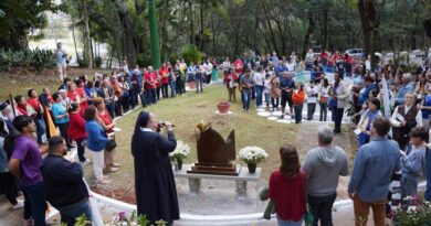 Atibaia abre festejos de 361 anos com missa e procissão até o Parque das Águas