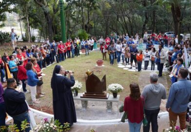 Atibaia abre festejos de 361 anos com missa e procissão até o Parque das Águas