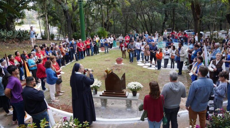 Atibaia abre festejos de 361 anos com missa e procissão até o Parque das Águas
