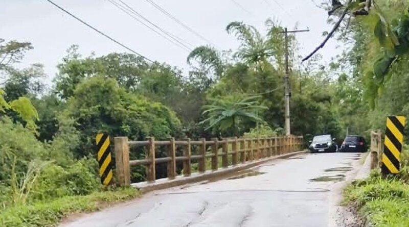 Prefeitura realiza manutenção em trecho da Estrada Municipal Luciano Rocha Peçanha